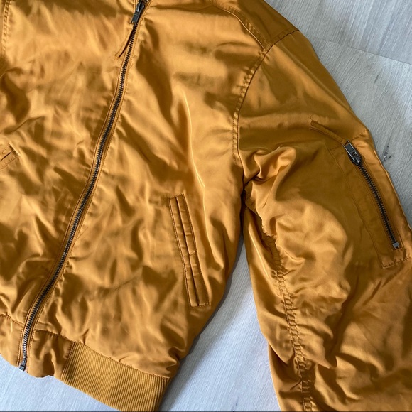 Gold bomber jacket (never worn) - Picture 3 of 3
